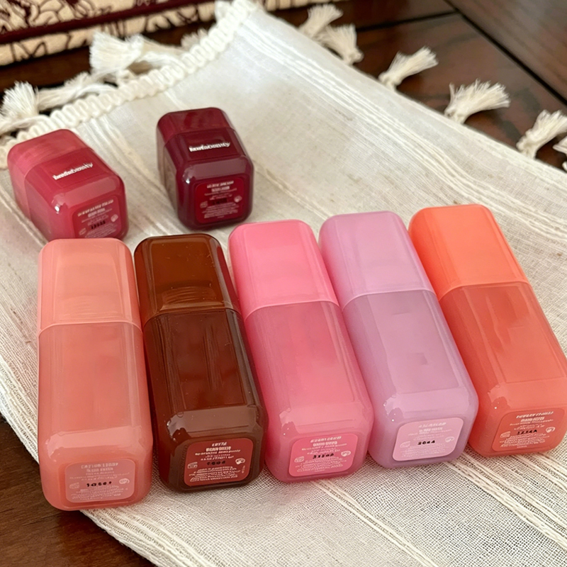 Fard Liquido Effetto Luminoso, - Beauty Makeup Filter recensione e prezzo